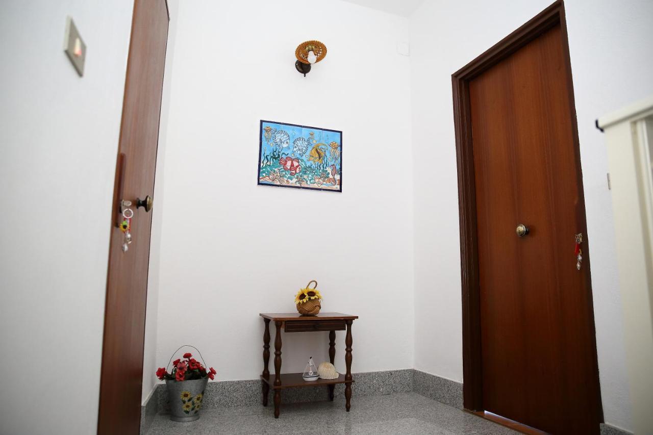 Villa Yellow House ليكاتا الغرفة الصورة